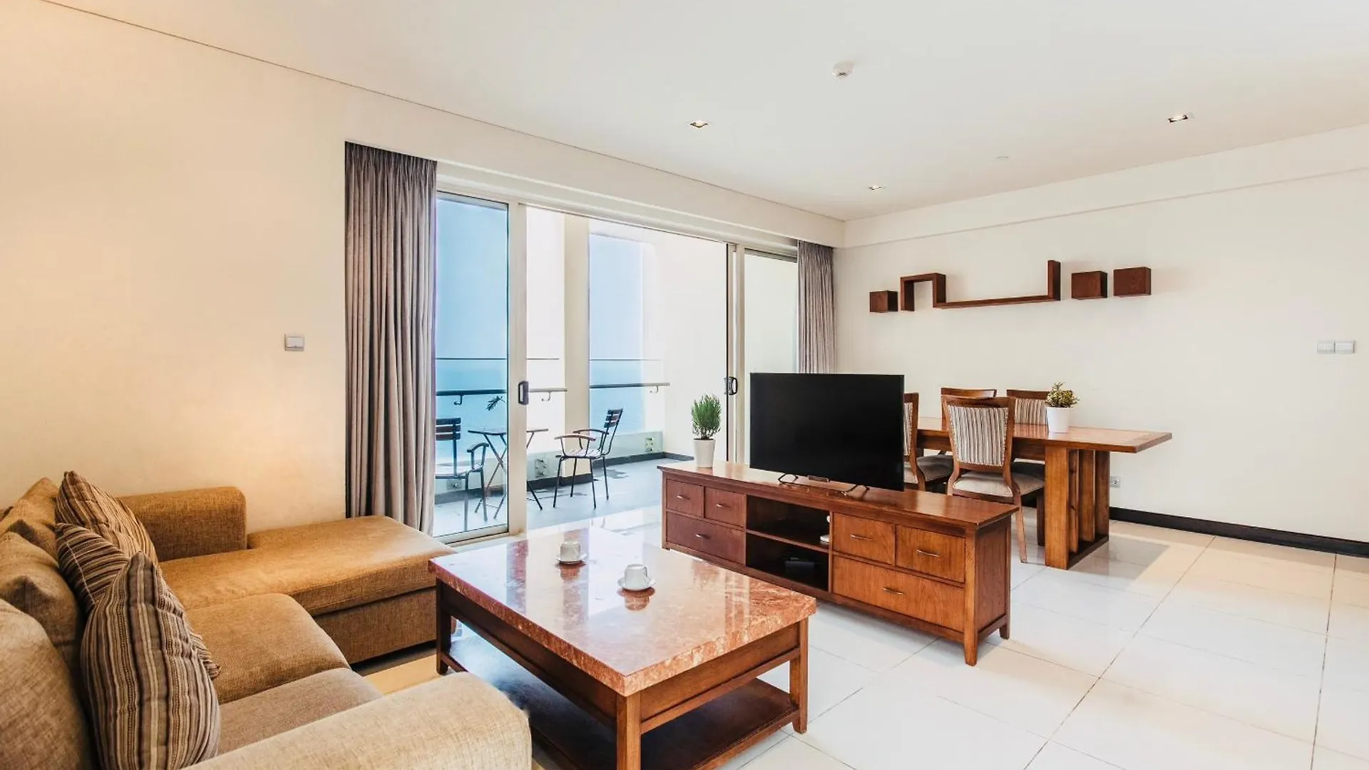 Luxury Seaview Apartments Managed By Anh Нячанг
